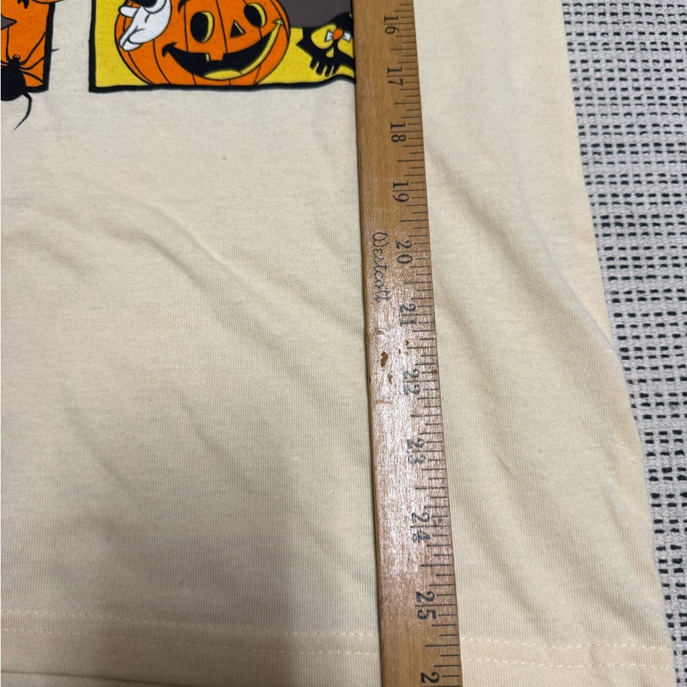Disney Cream T-Shirt with Halloween Characters - Picture 3 of 4
